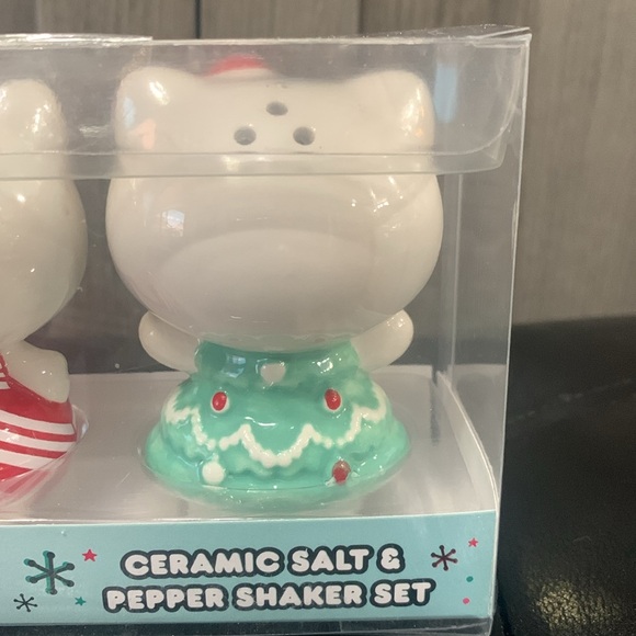 Holiday Hello Kitty Christmas Salt & Pepper Shaker Gift Set New In Box - Picture 6 of 10